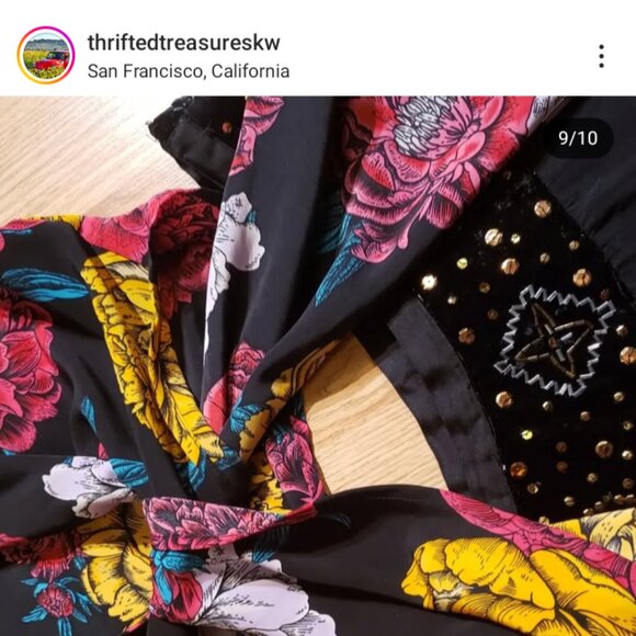 Pretty floral cover up/blouse. - Picture 3 of 11